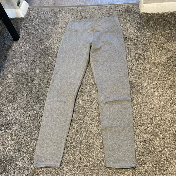 Light grey Fabletics high waisted leggings - Picture 1 of 4